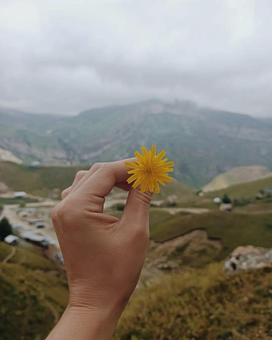 Меньше - это не значит совсем ничего.